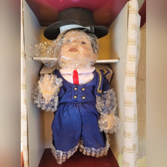 Collectible The Ashton-Drake Galleries doll - Picture 1 of 5